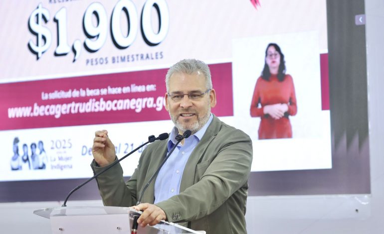 Beca Gertrudis Bocanegra abatirá la deserción; apoyará a más de 98 mil universitarios en Michoacán