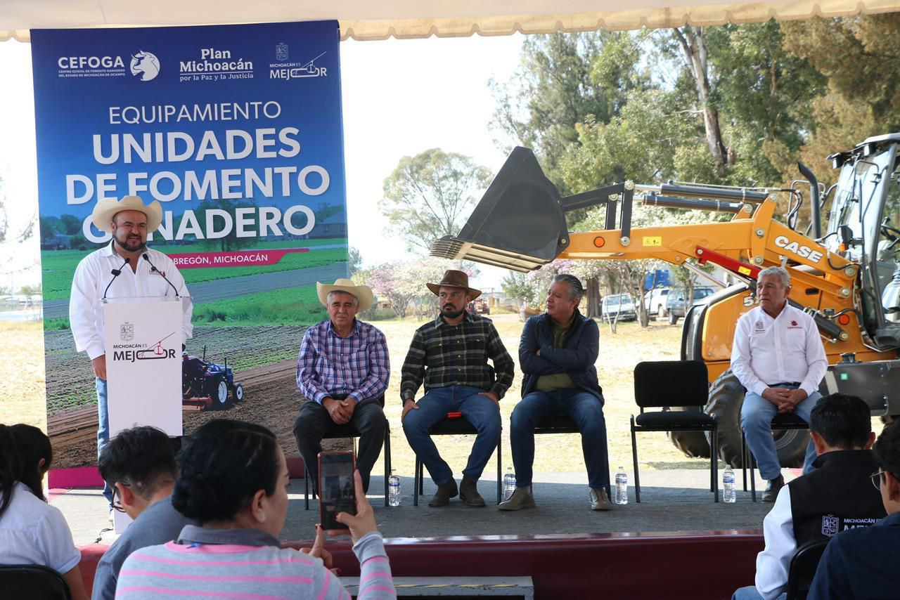 Se fortalece Centro de Fomento Ganadero con inversión de 10 mdp en maquinaria