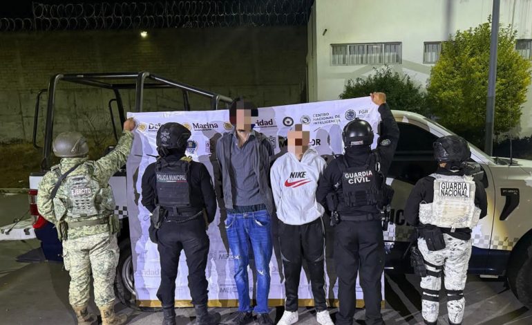 SSP detiene a 3 hombres en Zamora y Jacona; asegura arma de fuego y droga