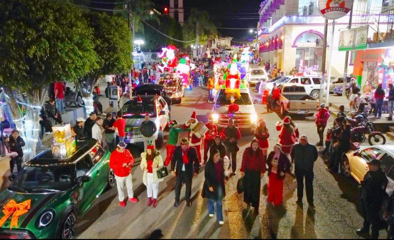 La Caravana Navideña 2025 ilumina Irimbo con unión y esperanza