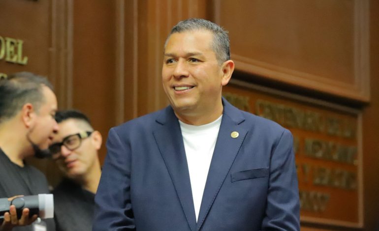 Barragán celebra reforma histórica desde ahora la Constitución de Michoacán protege a los animales