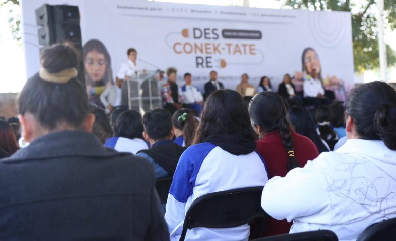 FGE acerca a jóvenes de Quiroga herramientas para una navegación digital segura