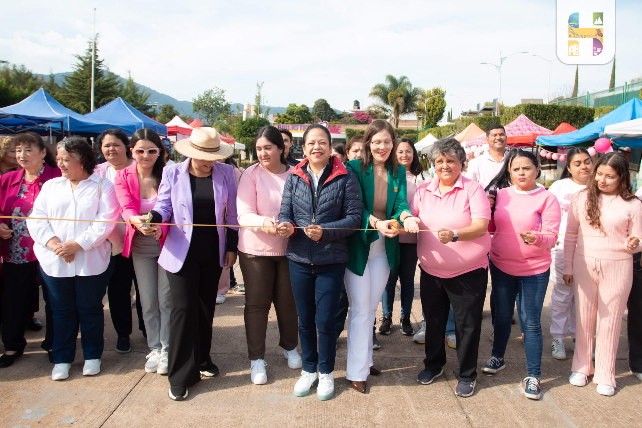 ​Jeovana Alcántar, inauguró el Bazar “Mujeres Ciudad Hidalguenses Creciendo Juntas.