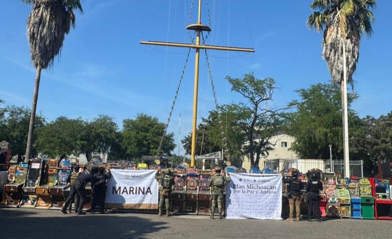 Ejecuta FGE cateos en Lázaro Cárdenas y asegura 183 máquinas tragamonedas relacionadas con delitos contra la salud y extorsión