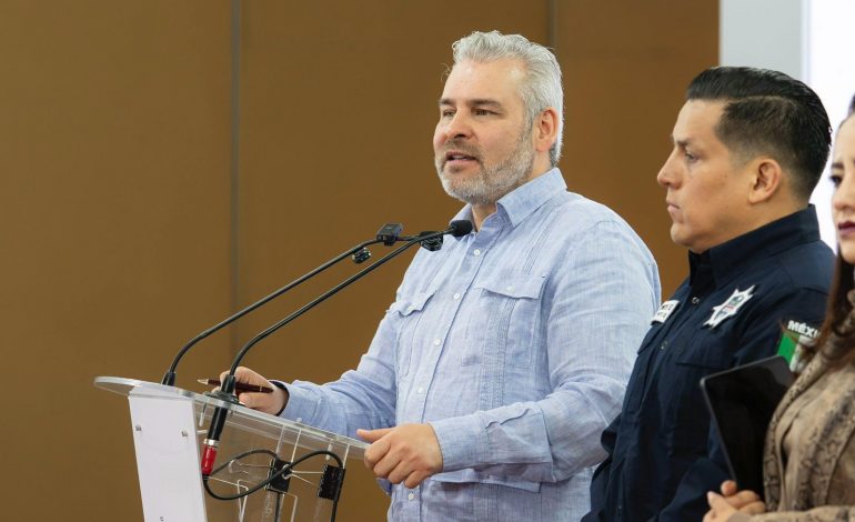 Guardianes del camino vigilan carreteras de Michoacán en tiempo real con videocámaras para auxilio inmediato: Bedolla