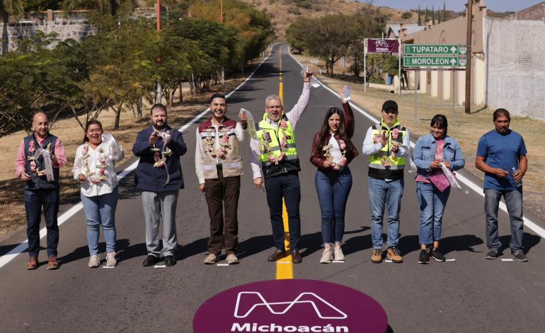Inaugura Bedolla rehabilitación carretera San José Cuaro-Tupátaro que impulsará el turismo en Huandacareo