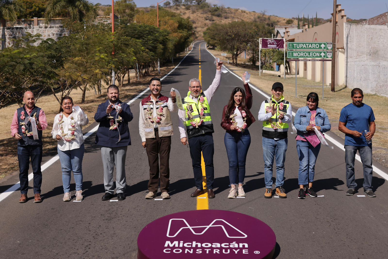 Inaugura Bedolla rehabilitación carretera San José Cuaro-Tupátaro que impulsará el turismo en Huandacareo