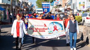 Jeovana Alcántar, encabezó la caminata y acto conmemorativo del Día Mundial del SIDA.