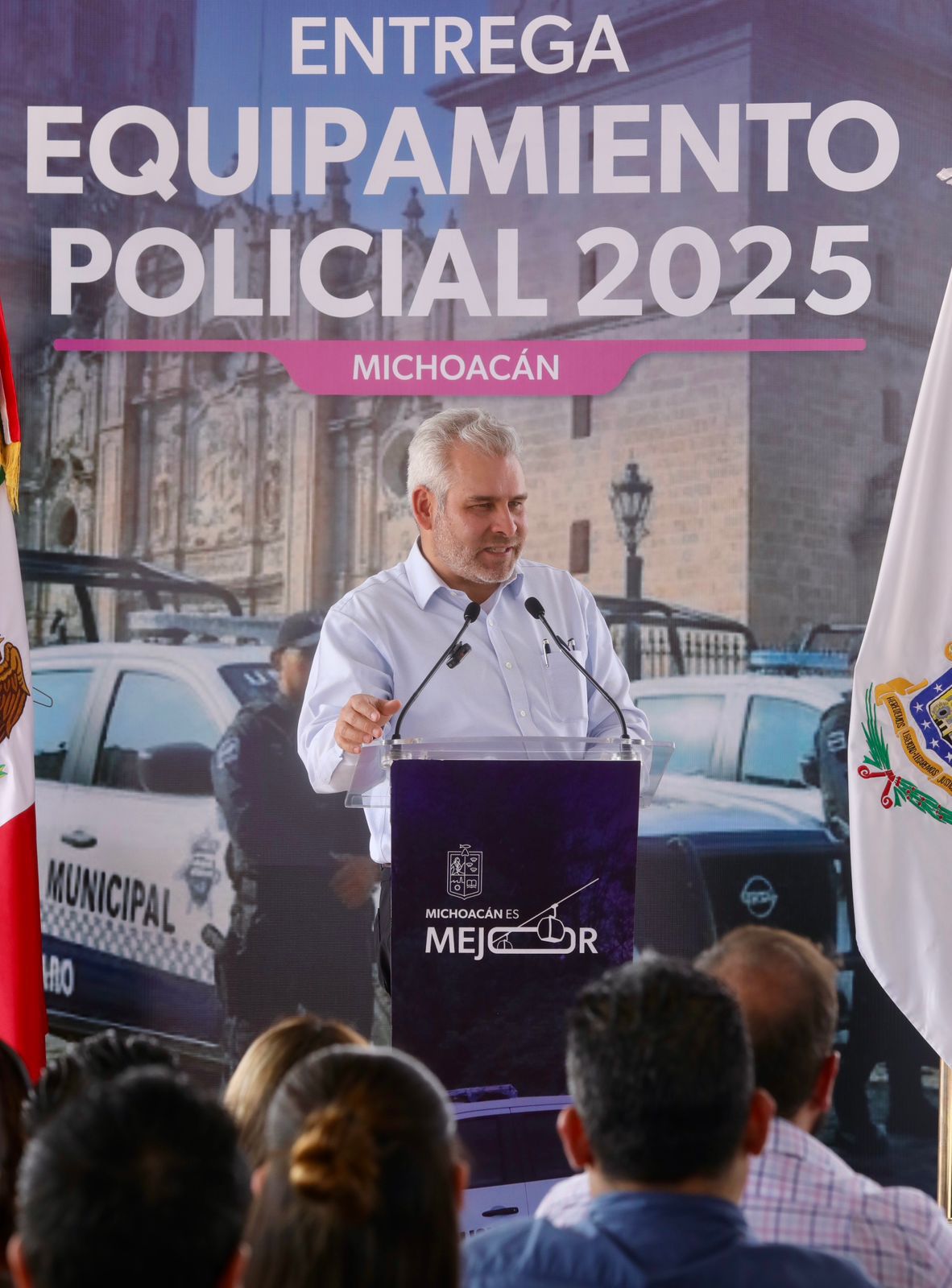 Entrega Bedolla 122 patrullas para reforzar seguridad en municipios