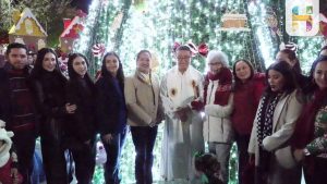 ​Jeovana Alcántar, encendió el Monumental Árbol Navideño con el cual inicia la magia de la navidad en Ciudad Hidalgo.