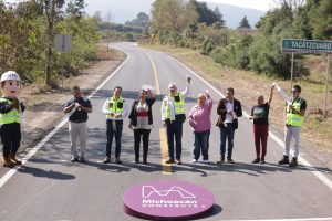 Más de 10 mil habitantes beneficiados con nueva carretera Tingüindín–Tacátzcuaro: Bedolla