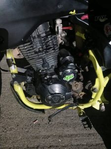 Mujer muere y su acompañante resulta herido tras acción policial; Ayuntamiento separa a elemento de Tránsito en Zitácuaro.