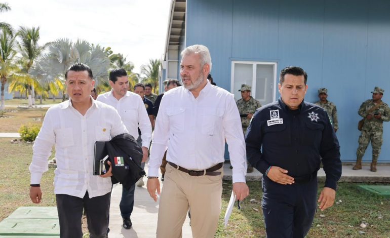 Supervisa Bedolla en Coahuayana, atención a víctimas.