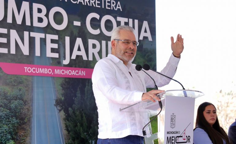 Inaugura Bedolla rehabilitación carretera Tocumbo-Cotija; impulsa el desarrollo regional.