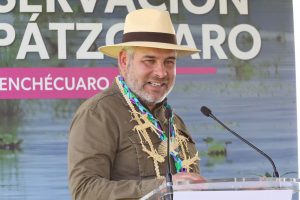 Bedolla apuesta por tecnología satelital para combatir la extracción ilegal de agua.