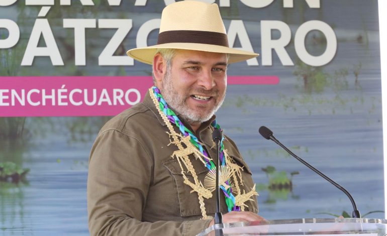 Bedolla apuesta por tecnología satelital para combatir la extracción ilegal de agua.