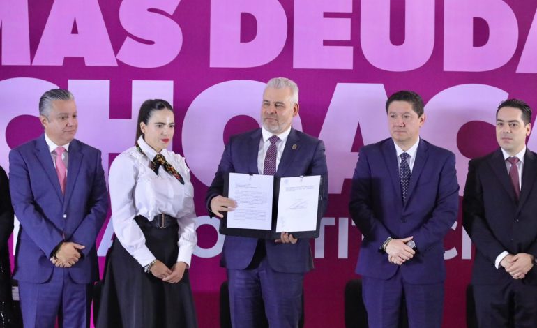 Bedolla presenta reforma constitucional para frenar endeudamientos de largo plazo en Michoacán.