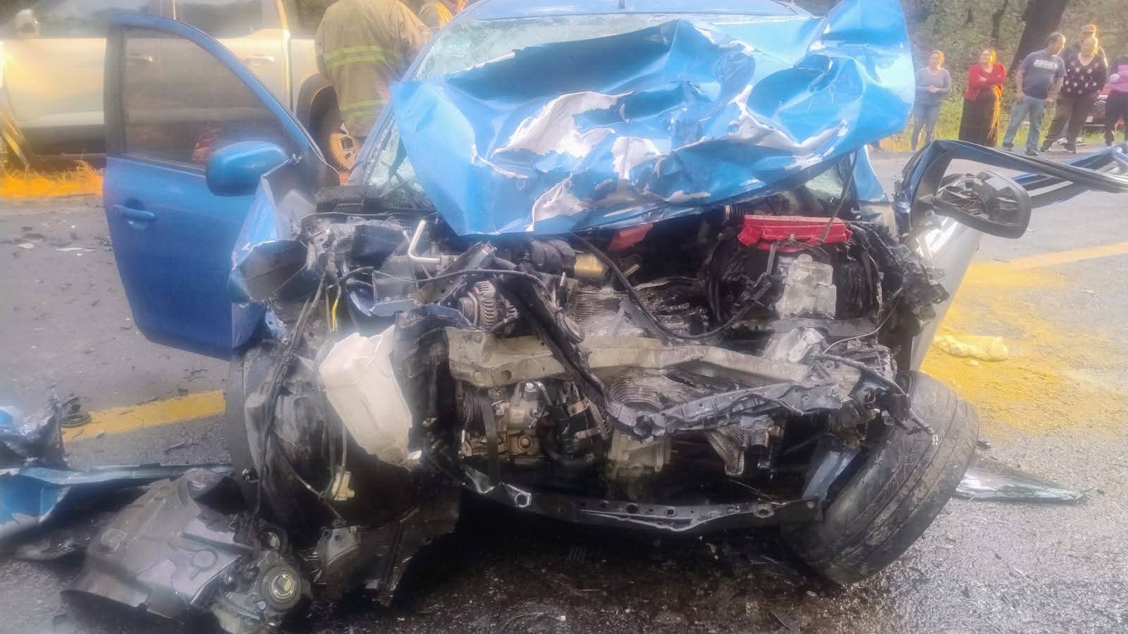 Mujer fallece y un hombre resulta herido en choque sobre la carretera Morelia–Maravatío