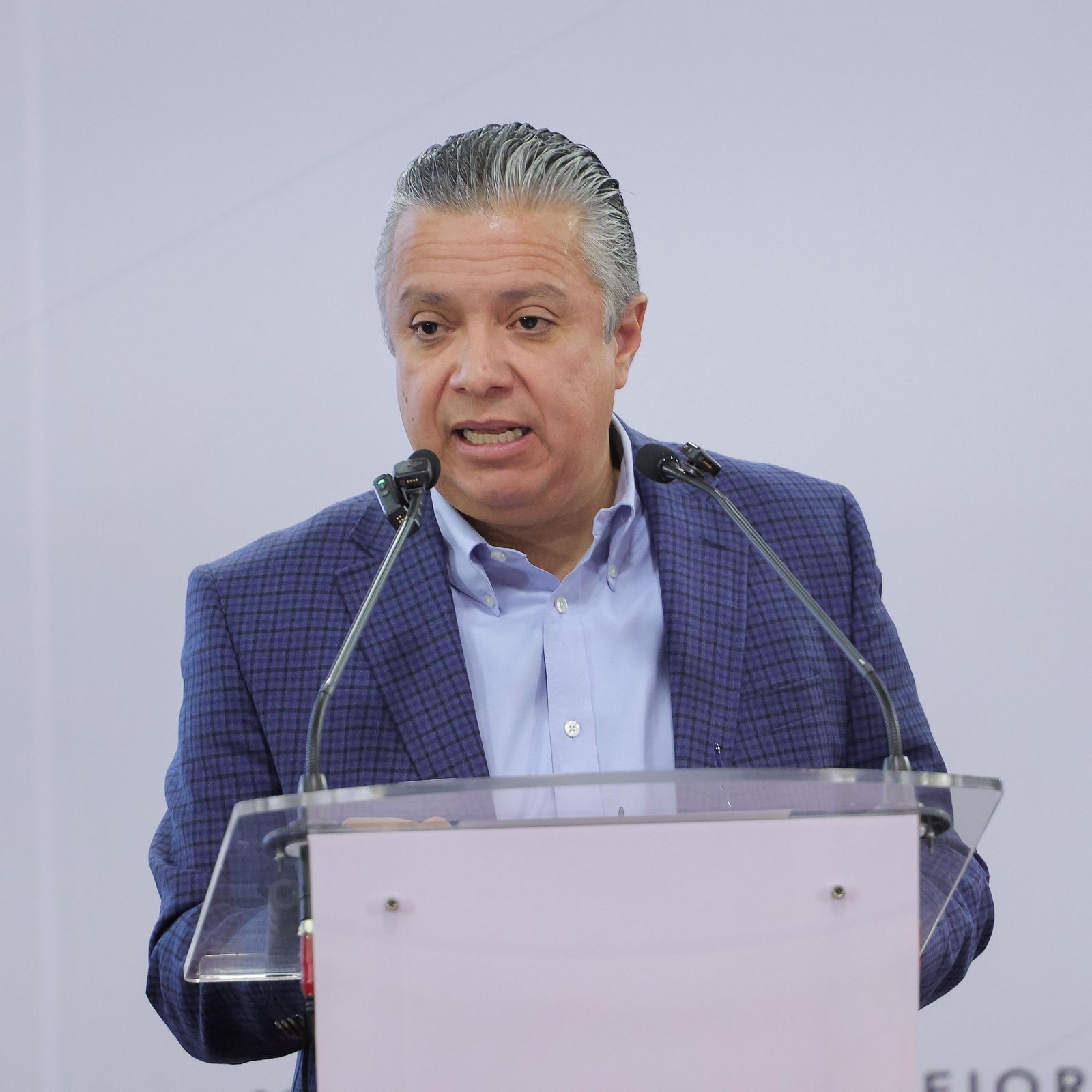 Gobierno de Michoacán cumple con pago puntual de aguinaldos y prestaciones a empleados: Luis Navarro.