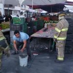 Explota puesto de pirotecnia en tianguis de Morelia; no hubo lesionados.