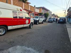 Derrape de motocicleta deja dos personas lesionadas en Zitácuaro.<br>