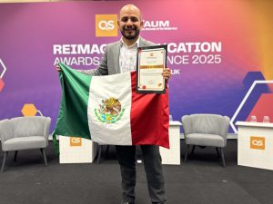 Zitacuarense es premiado en Londres por proyecto que transforma la educación con IA