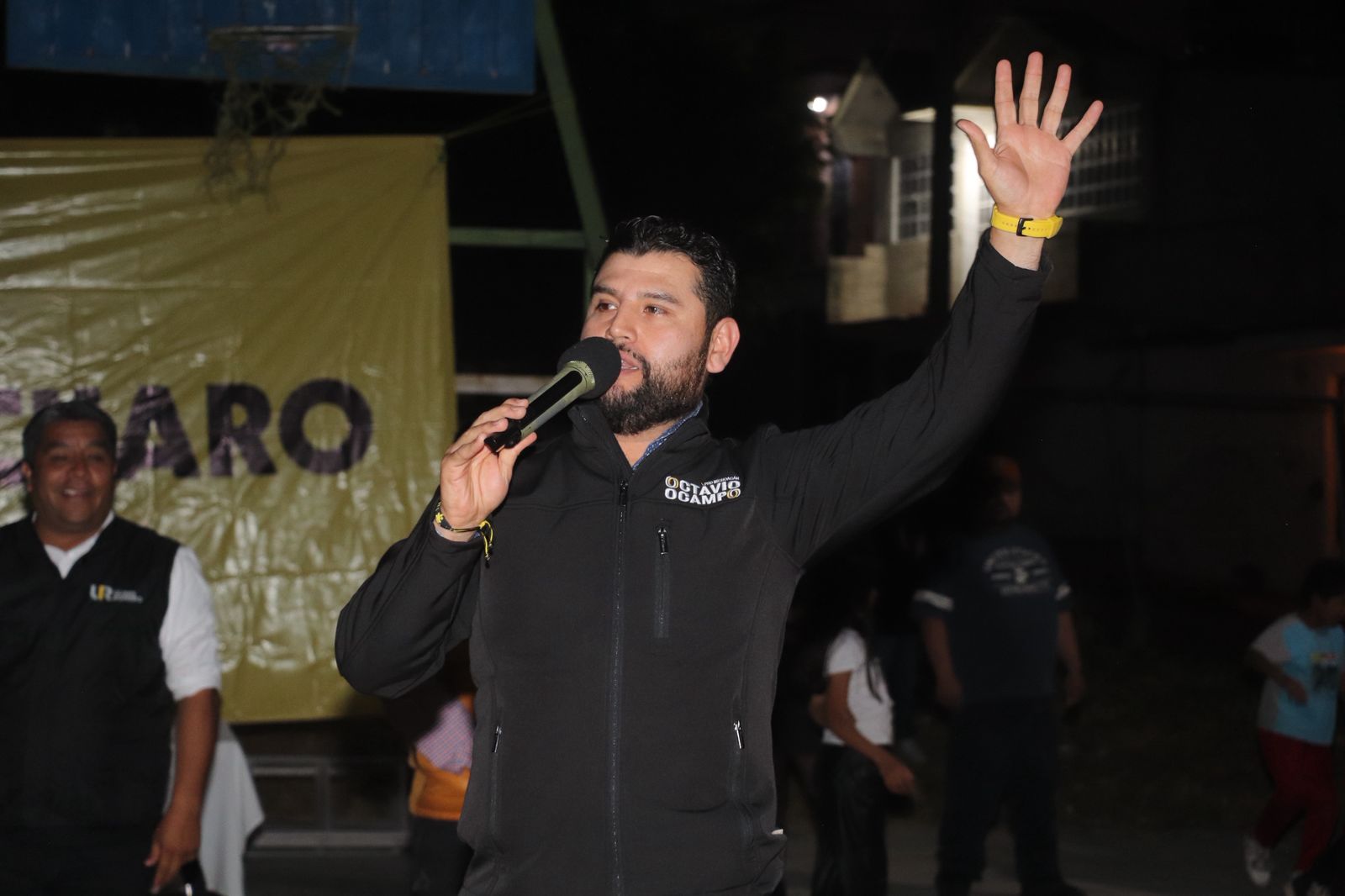 Octavio Ocampo promueve el bienestar infantil con entrega de juguetes en Zitácuaro