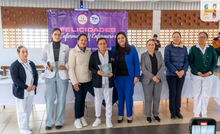 Jeovana Alcántar, reconoció la labor de las enfermeras y enfermeros en su día.