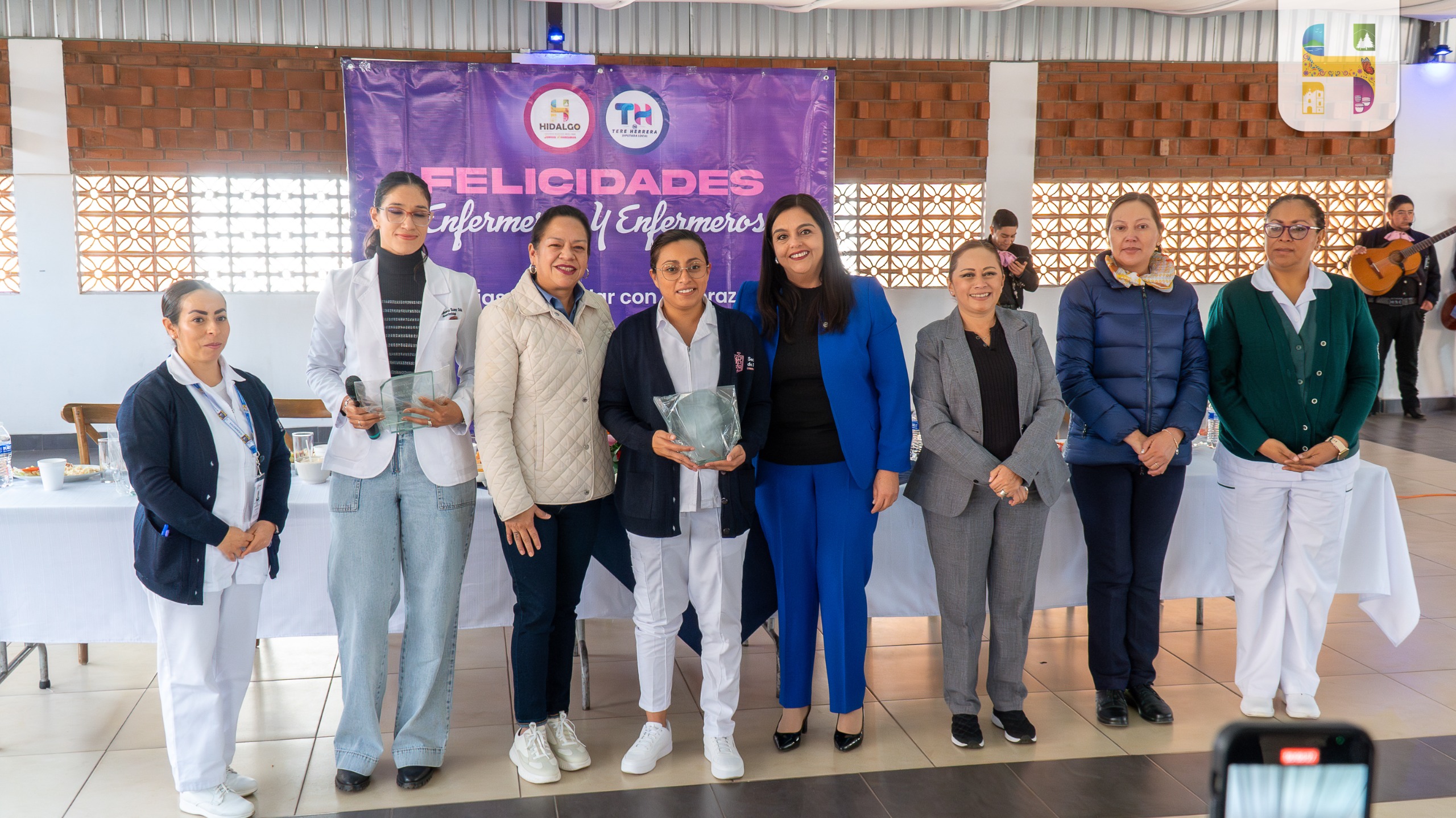 Jeovana Alcántar, reconoció la labor de las enfermeras y enfermeros en su día.