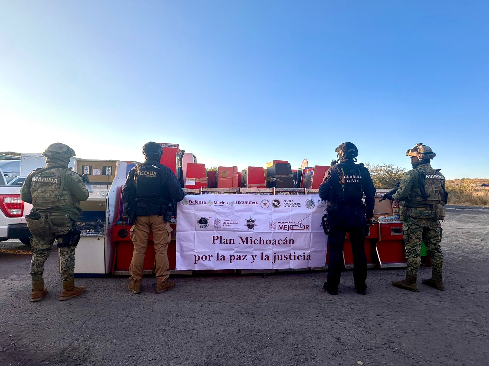 En Zamora y Jacona, FGE ejecuta 10 cateos y asegura 52 máquinas tragamonedas