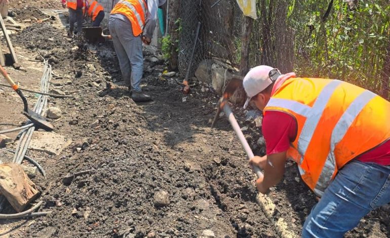 Gobierno de Michoacán garantiza agua potable para familias en Turicato