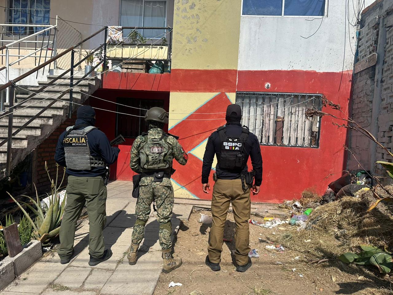 Ejecuta Fiscalía General dos cateos en Morelia y Tarímbaro; aseguran mil 82.5 dosis de metanfetamina y detienen a dos personas