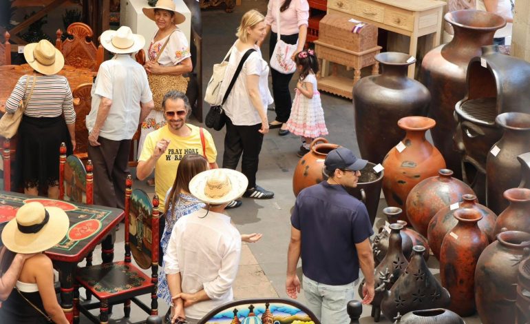 Nueva infraestructura impulsará experiencia turística del tianguis artesanal de Uruapan: Sectur