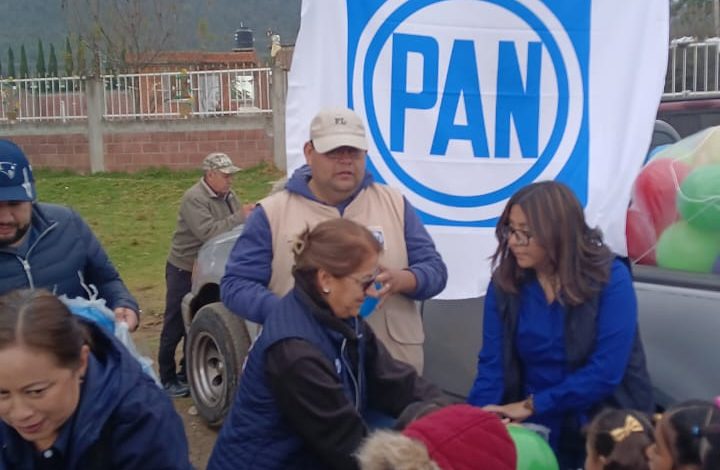 El Comite del PAN entrega juguetes y cobijas en comunidades