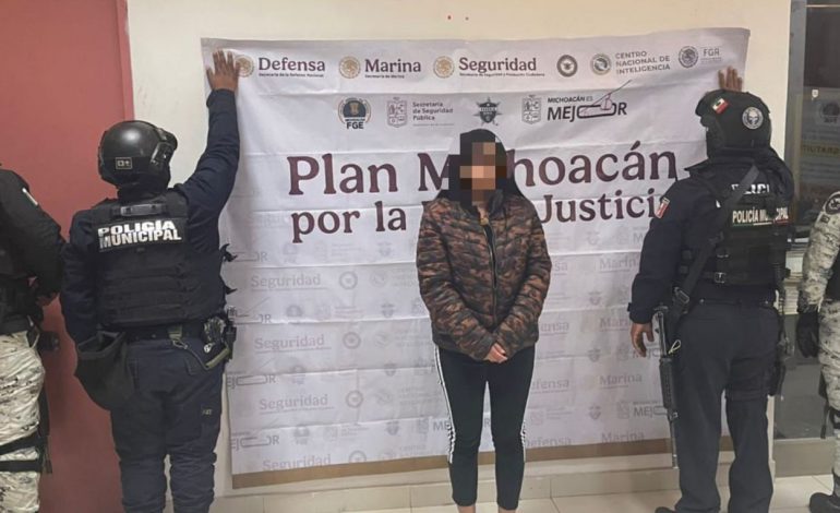 SSP y Guardia Nacional detienen a mujer en posesión de un arma de fuego en Zamora