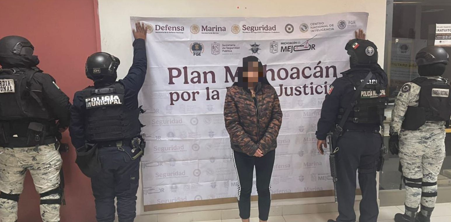 SSP y Guardia Nacional detienen a mujer en posesión de un arma de fuego en Zamora