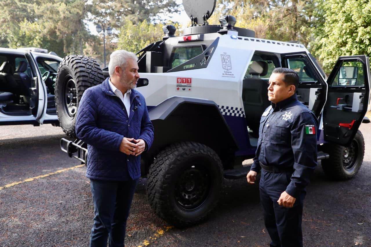Bedolla refuerza combate al crimen con nuevos vehículos blindados