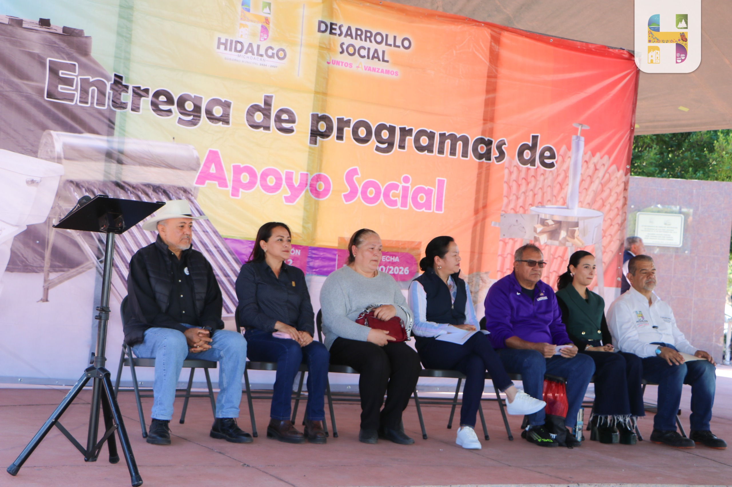 Jeovana Alcántar, realizó la Décima Segunda Entrega de Material Subsidiado, dentro del Programa de Apoyos Sociales.