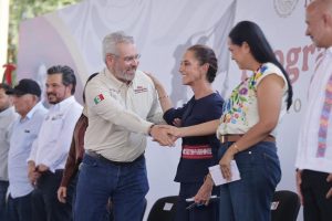 Becas educativas, uno de los legados de Sheinbaum para Michoacán: Bedolla