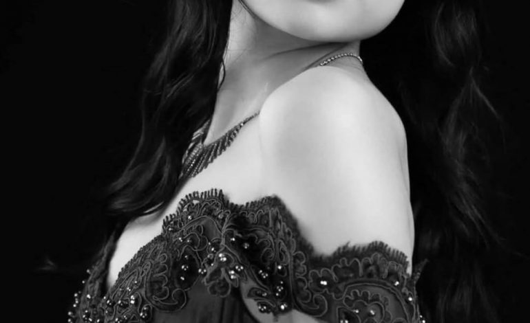 Selene Diaz, entregó la corona de Miss Teen Charm Michoacán