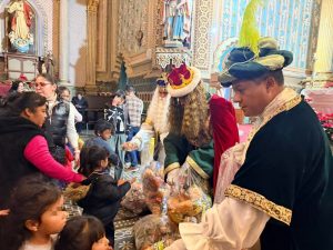 Los Reyes Magos llenaron de ilusión a las infancias de Pátzcuaro y Tlalpujahua: Sectur