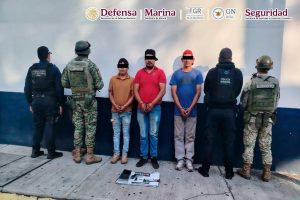 AUTORIDADES FEDERALES Y ESTATALES DETIENEN A 17 PERSONAS, ASEGURAN 10 ARMAS DE FUEGO Y VEHÍCULOS, EN MICHOACÁN