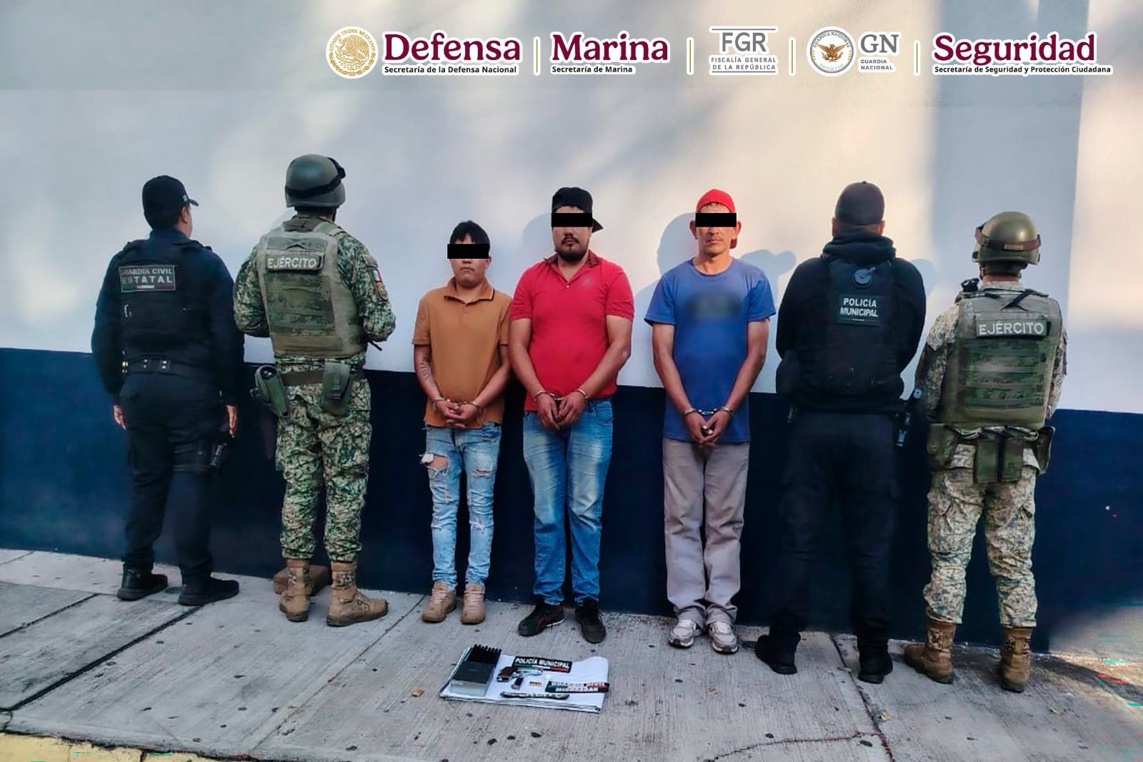 AUTORIDADES FEDERALES Y ESTATALES DETIENEN A 17 PERSONAS, ASEGURAN 10 ARMAS DE FUEGO Y VEHÍCULOS, EN MICHOACÁN