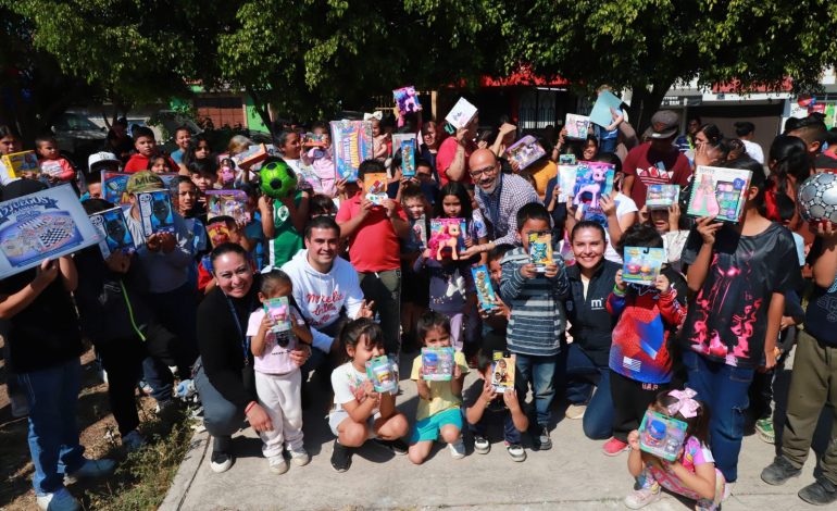 DIF Morelia lleva alegría a niñas y niños con entrega de juguetes de Reyes Magos