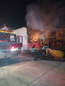 Incendio en casa habitación deja solo daños materiales en Zitácuaro.