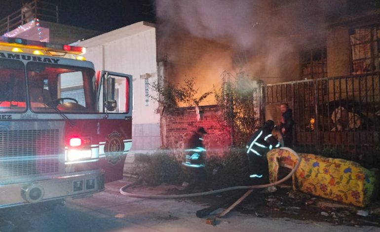 Incendio en casa habitación deja solo daños materiales en Zitácuaro.