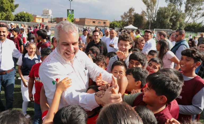 Encuesta confirma respaldo a Bedolla: aprueba en lo social, educativo y en confianza ciudadana