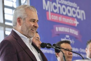 Michoacán alcanza cifra récord en 2025; más de 1.5 millones de turistas llegaron por aire: Bedolla.