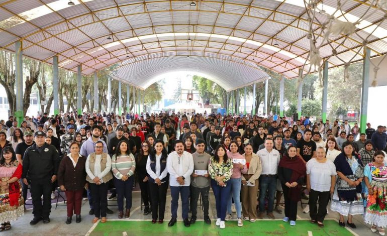 Secretaría del Trabajo entrega Tarjetas del Bienestar a jóvenes aprendices como parte del Plan Michoacán por la Paz y la Justicia