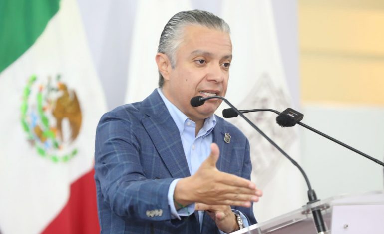 Puedes pagar el refrendo vehicular 2026 en cuestión de minutos: Luis Navarro.
